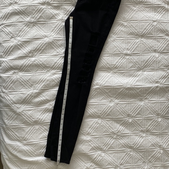FRAME DENIM| Aritzia | Women’s Skinny Ripped Jeans | Size 29 - Picture 3 of 6